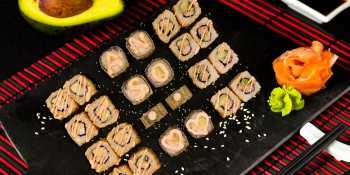 Sushi, Hot Box (24 piece)
